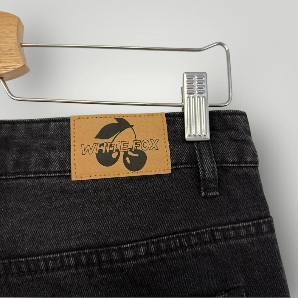 White Fox Straight Leg Black Jeans Sz S‎ Small